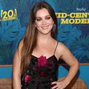 Billie Lourd Says She Is 'Definitely Different' From Late Mom Carrie Fisher, Grandma Debbie Reynolds