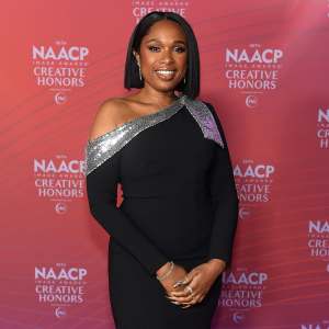 Feature Jennifer Hudson Hit in the Face by Ball During New York Knicks Game