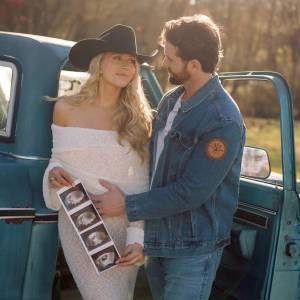 Former Bachelorette Winner Jed Wyatt Is Expecting 1st Baby With Wife Ellen Decker 8df539