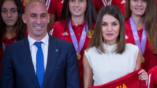 Luis Rubiales con la reina Leticia.