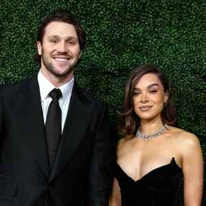 Hailee Steinfeld, Josh Allen Will Have a Very Intimate Wedding Source