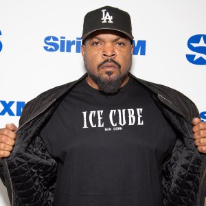 Ice Cube Does Live TV Interview During Australian Cyclone Coverage I m Staying Clear 727