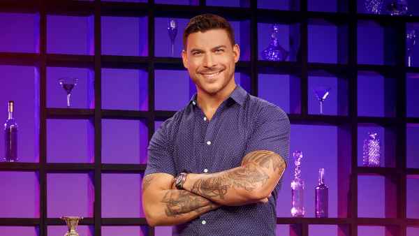 Jax Taylor Acknowledges Signs