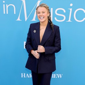 JoJo Siwa Is Nearly Unrecognizable in Clean Girl Makeover See Her Transformation
