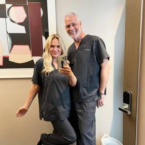 Mark Anderson Celebrates Girlfriend Barbara Alyn Woods