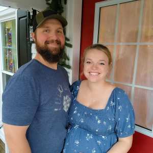 Sister Wives Maddie Says There s Nothing Better Than Snuggling Newborn Daughter