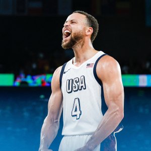 Steph Curry Makes NBA History With Four Thousand Career 3 Pointers