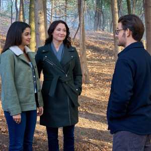 The Way Home Season 3 Finale Does Del Time Travel Are Kat and Elliot Together Is Elliot s Mom Alive