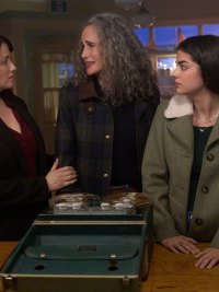 The Way Home Season 3 Finale Does Del Time Travel Are Kat and Elliot Together Is Elliot s Mom Alive