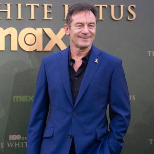 White Lotus’ Jason Isaacs Calls Out ‘Double Standard’ of Being Asked About Full Frontal Scenes