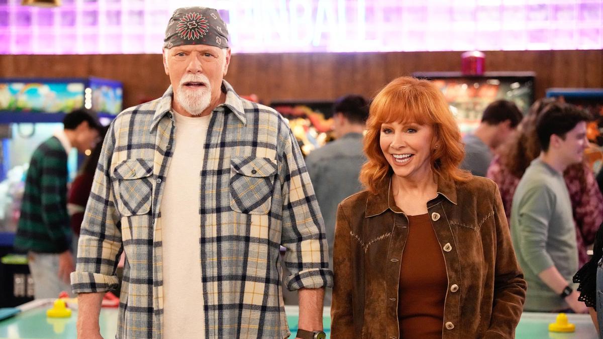 Why Reba McEntire, Rex Linn Made Happy's Place Romance Possible | Us Weekly