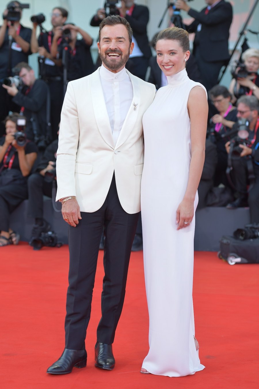 Victoria Beckham Used 400+ Flowers for Nicole Brydon Bloom's Wedding Victoria Beckham Used 400+ Flowers for Nicole Brydon Bloom's Wedding