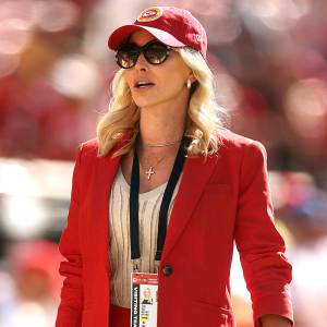 Tavia Hunt Wife of Chiefs Owner Reflects on Challenging Month After Super Bowl Loss