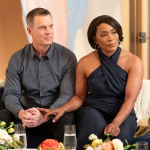 Angela Bassett and Peter Krause 911 04