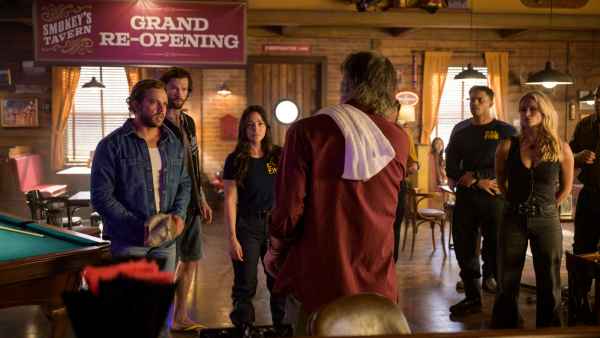 Fire Country Hints That Spoiler s Life Is Risk After Stalker Twist And Teases Possible Cast Exit