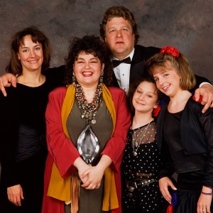 How The Conners Series Finale Will Pay Tribute to Missing Roseanne Stars