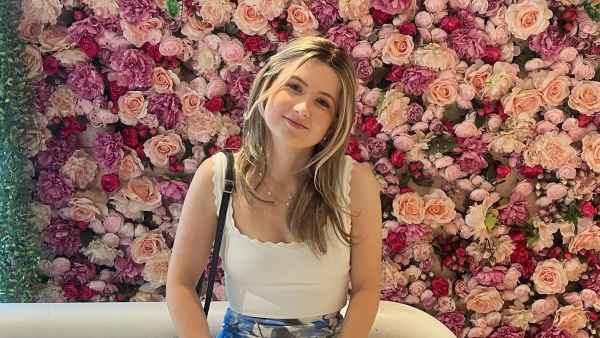 Influencer Diagnosed With Incurable Colon Cancer Dead at Age 21