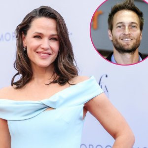 Jennifer Garner and Boyfriend John Miller Pack on the PDA During Rare Outing