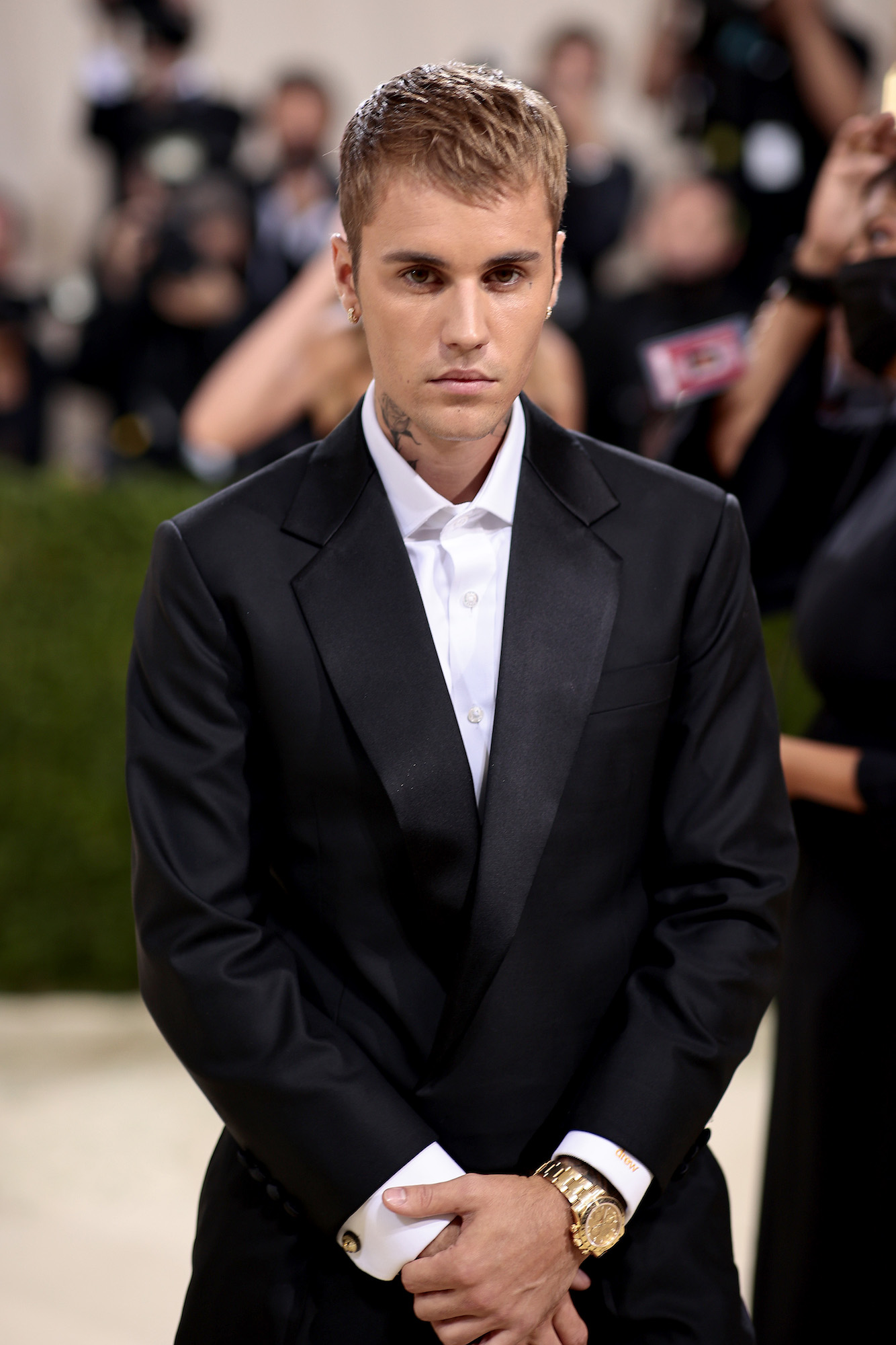 Justin Bieber Kisses Rapper Sexyy Red on the Cheek in Party Video