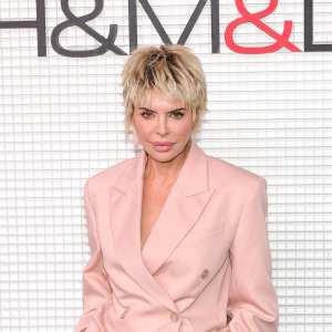 Lisa Rinna Recalls Hallucinating Killing People During Postpartum Depression Battle 038