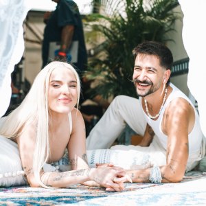 Elena Rose y Camilo