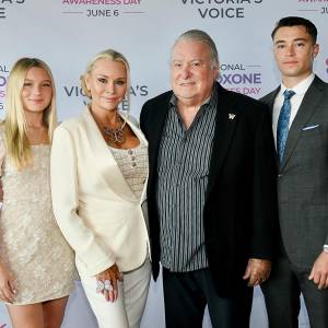 Queen of Versailles Star Jackie Siegel Has a Massive Family Meet Her Late Husband and 8 Kids