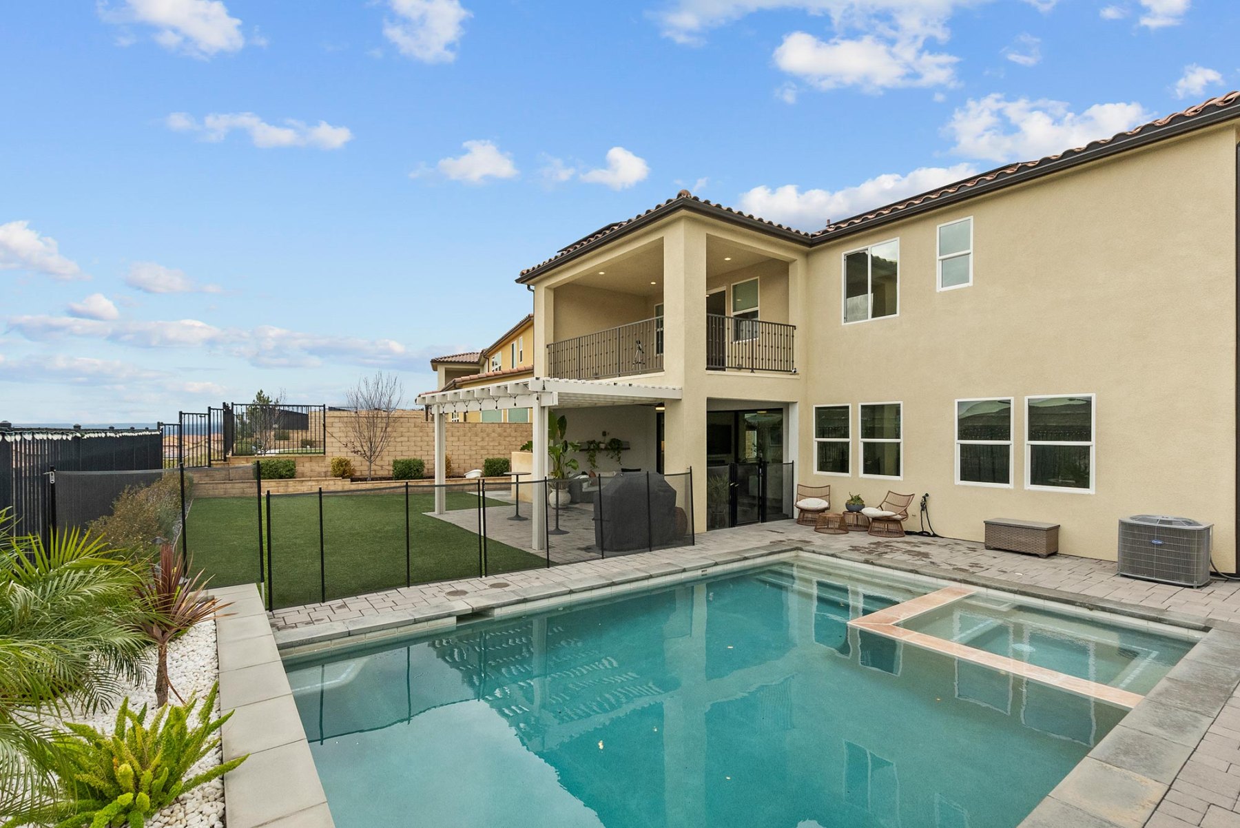Inside Nia Sanchez and Danny Booko's New $1.3M Santa Clarita Home | Us ...