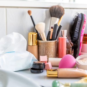 This Makeup Organizer That Solves Your Bathroom Clutter Problem is On Sale For Way Day