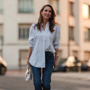 DUSSELDORF, GERMANY - SEPTEMBER 17: Alexandra Lapp wearing full comma fashion look and white Chanel leather bag on September 17, 2021 in Dusseldorf, Germany. (Photo by Jeremy Moeller/Getty Images)