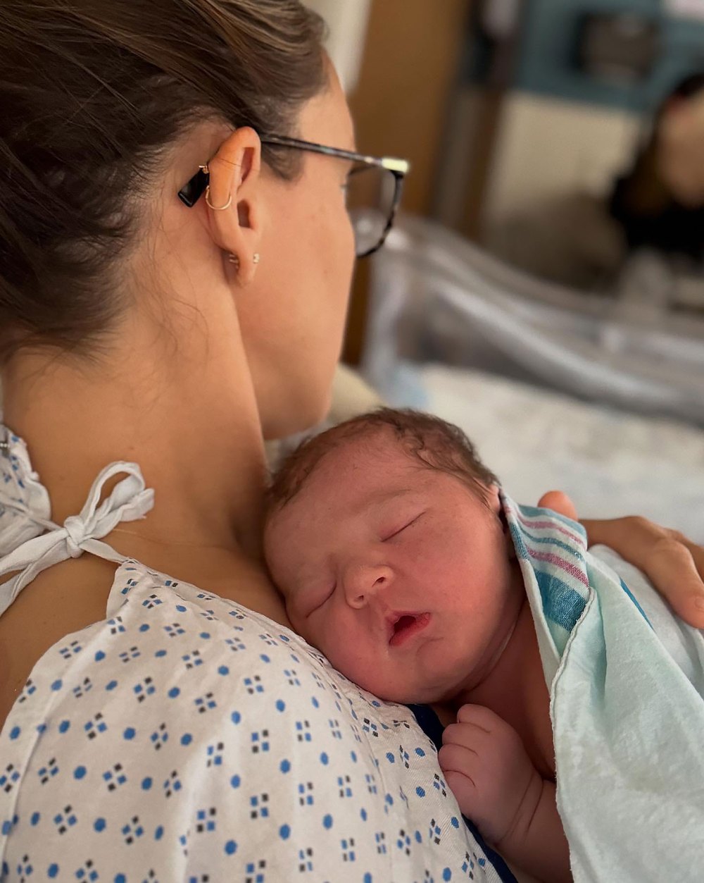 Travis Kelce Meets Newborn Niece Kylie Kelce