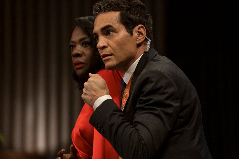 Viola Davis y Ramón Rodríguez en la película G20