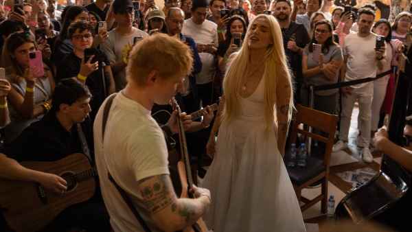 Elena Rose y Ed Sheeran en la Ciudad de México.