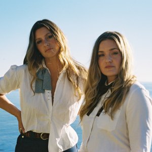 Aly and AJ 77712028-53480