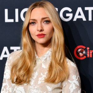 Amanda Seyfried Found A Retinol That Doesn't Aggravate Her Sensitive Skin
