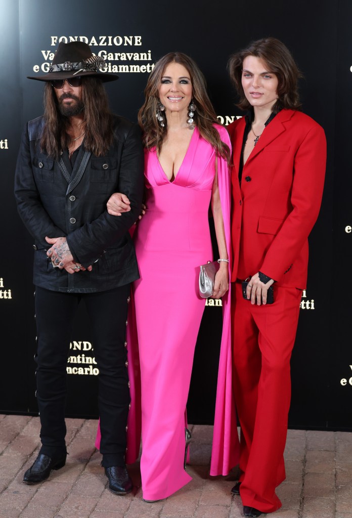 Elizabeth-Hurley-and-Billy-Ray-with-Damian-GettyImages-2216882625
