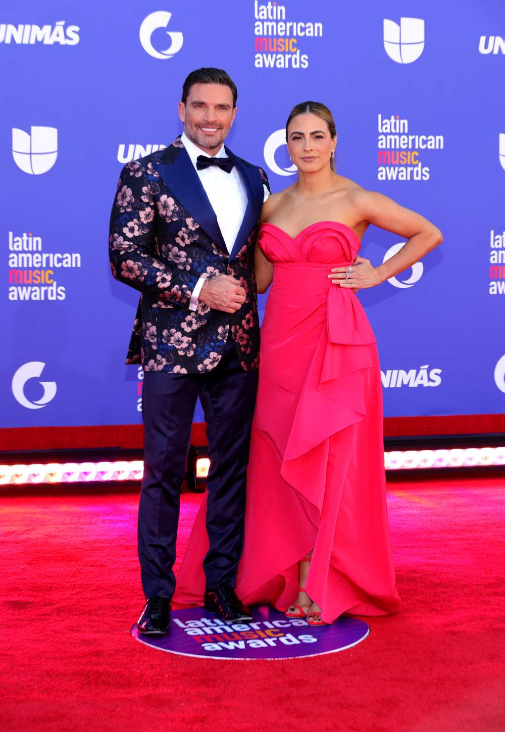 Julián Gil y Valeria Marín.