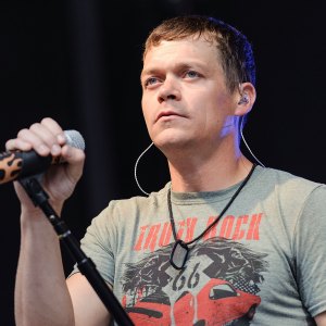 3 Doors Down Singer Brad Arnold Diagnosed With Stage 4 Kidney Cancer