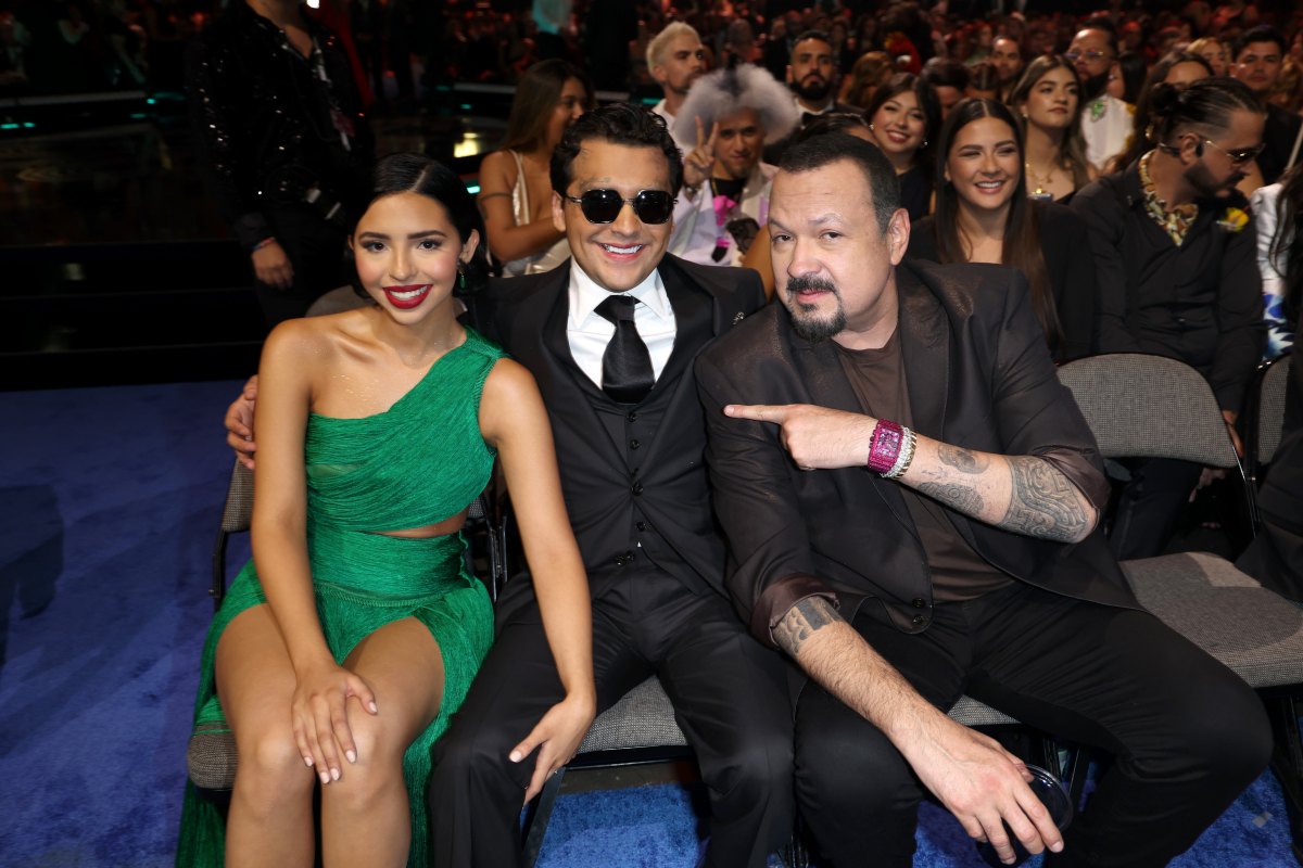 Ángela Aguilar, Christian Nodal y Pepe Aguilar.