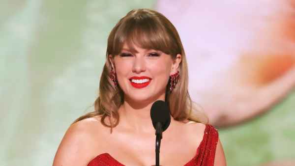 Swiftie Has Hilarious — and Relatable — Reaction to Seeing Taylor Swift in New York City