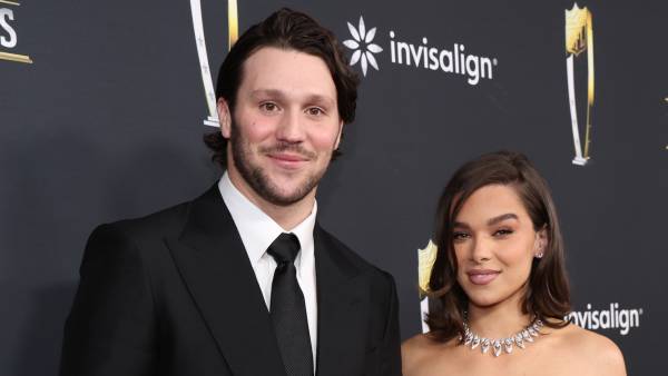 GettyImages-2198081950 Josh Allen Hailee Steinfeld NFL Honors