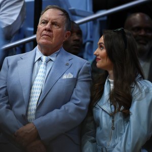 GettyImages-2204050768 Bill Belichick and Jordon Hudson