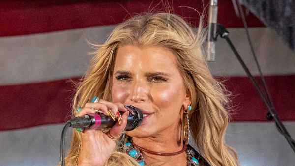 GettyImages-2204978018-Jessica-Simpson.jpg