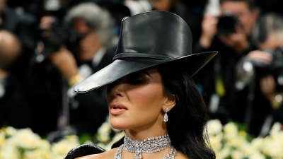 Promo Kim Kardashian’s Hilarious 2025 Met Gala Beauty Malfunction Goes Viral