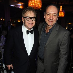 GettyImages-94377883-Elton-and-Spacey.jpg