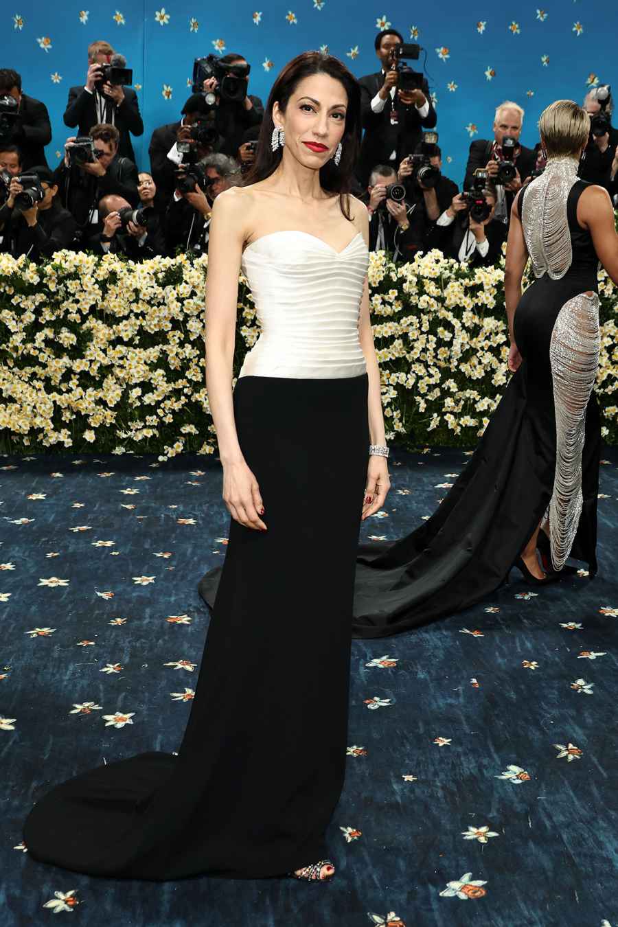 Huma Abedin Red Carpet Arrival Blue Carpet 2025 Met Gala