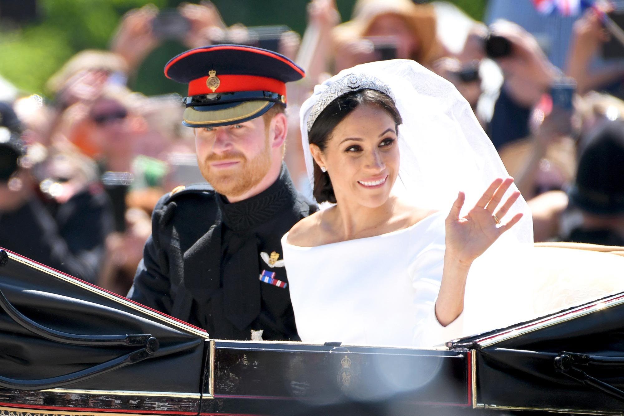 Meghan Markle, Kate Middleton Cried Over Bridesmaids Dress Fight: Expert |  Us Weekly