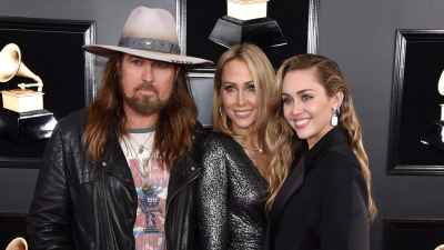 Miley-Cyrus-and-Parents-GettyImages-1097535832