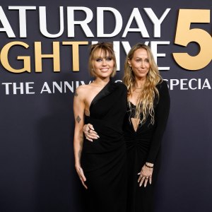 Miley and Tish Cyrus GettyImages-2200098810.jpg
