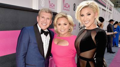 Savannah-Chrisley-With-Todd-and-Julie-GettyImages-663882570