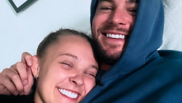 SnapInsta.to_499968811_18519004150024102_4189225796573721735_n-JoJo-Siwa-Chris-Hughes.jpg